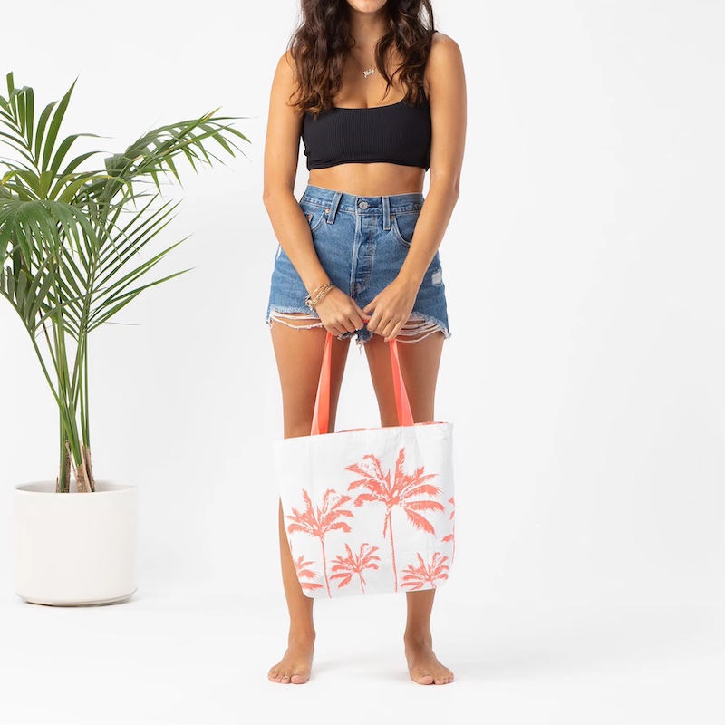 Fashionable Eco-Friendly Coated DuPont™ Tyvek® Reversible Tote – Waterproof Hawaiian-Style Beach & Shopping Bag