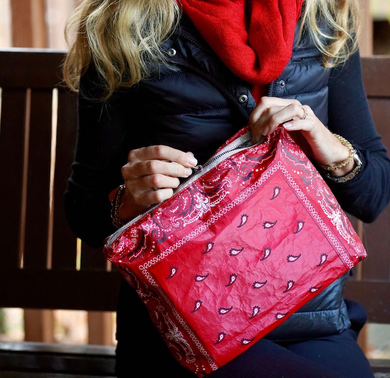 Custom Floral Tyvek Waterproof Pouch – Large Capacity Travel Makeup & Toiletry Bag